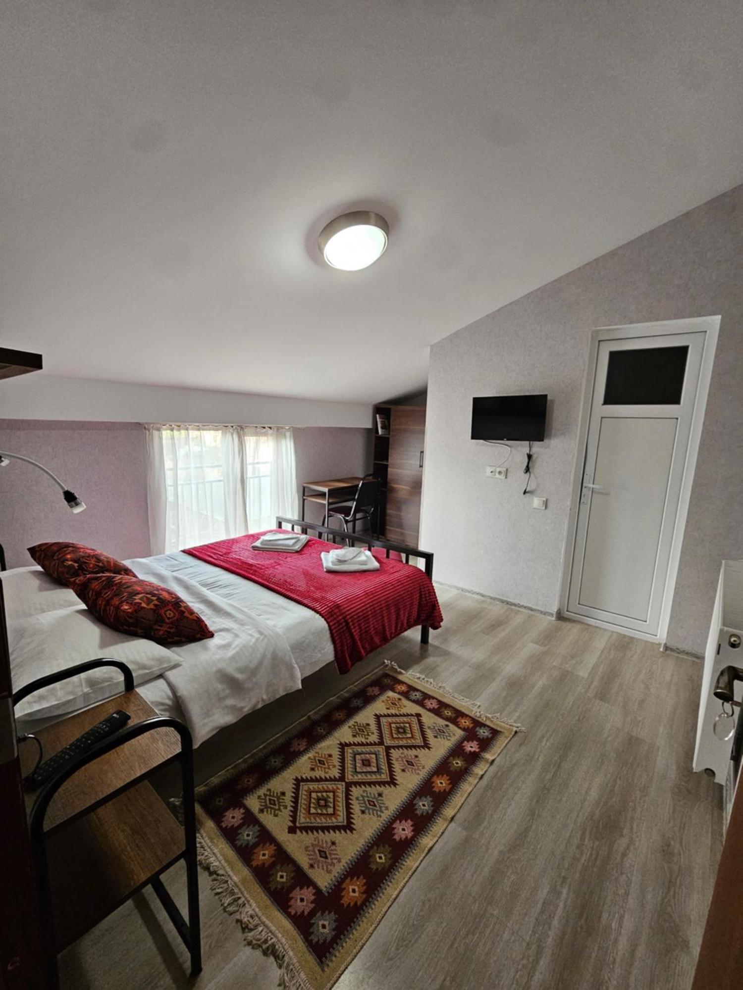 Hotel Tradicia Tbilisi ภายนอก รูปภาพ